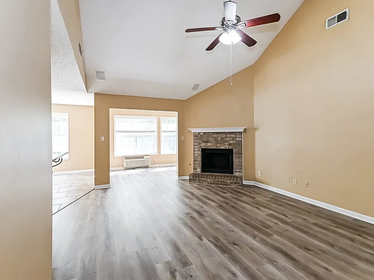 994 Painted Desert Ln — Photo 4
