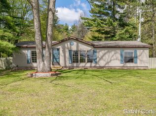 10421 Maple Hill Rd, Howard City, MI 49329