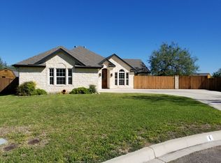 6 Briar Ct, Uvalde, TX 78801