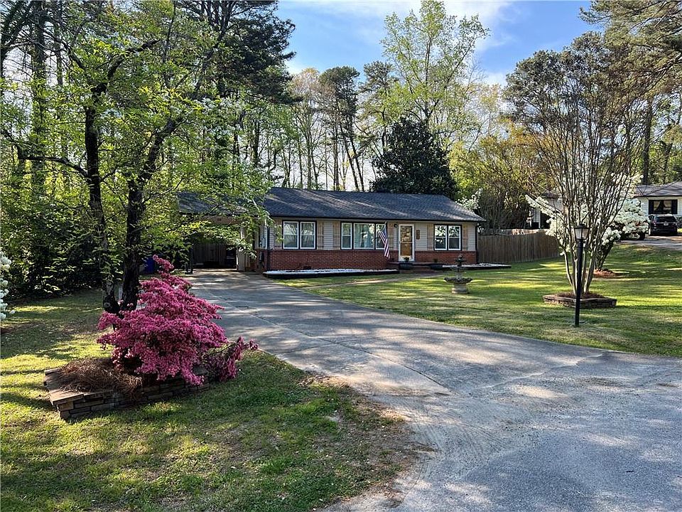 1st image of 167 N Woodland Dr