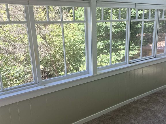 3rd image of 21 Spring Rd