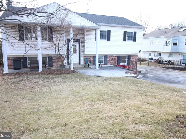 2820 Village Green Ln, Norristown, PA 19403