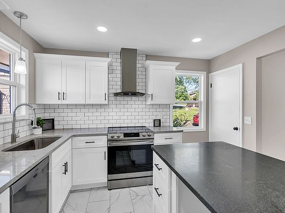 5th image of 409 Matthews Ct
