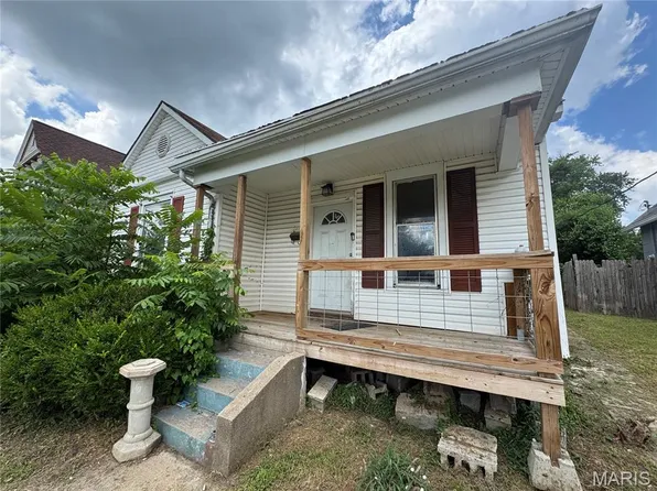 2116 Grace St, Hannibal, MO 63401