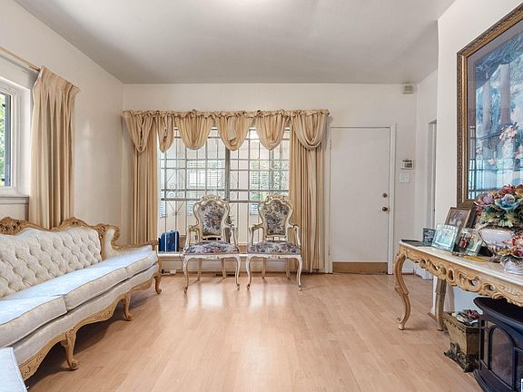 4th image of 5607 Avenue E