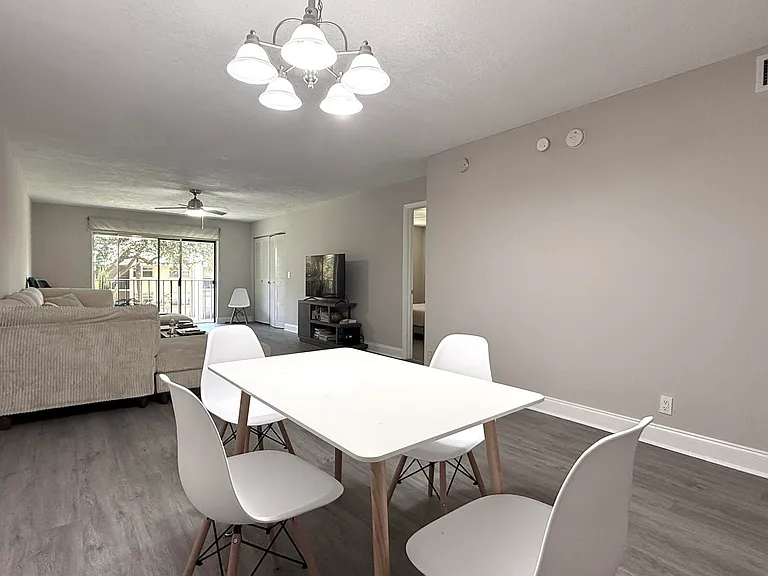 2925 SW 22nd Ave #203 — Photo 4