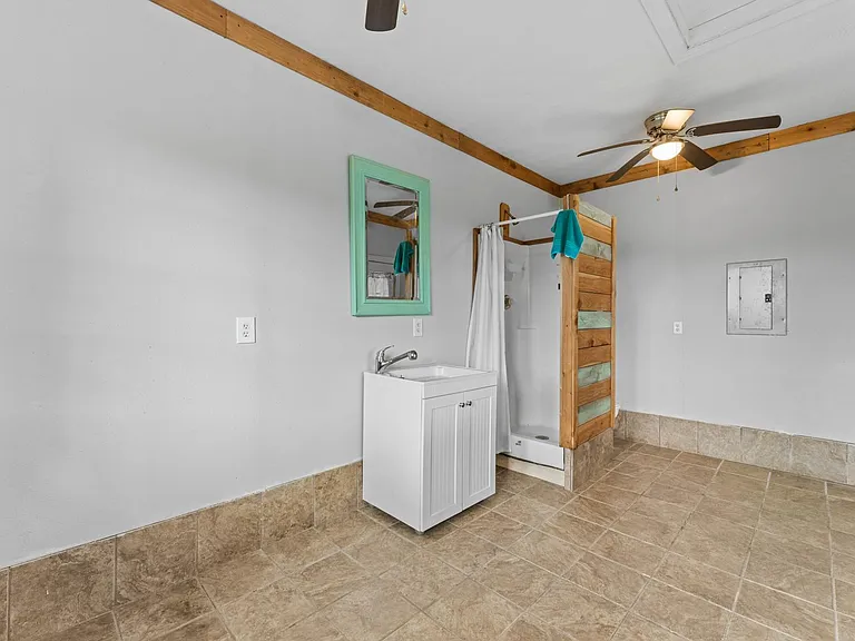 1602 Seminole St — Photo 36