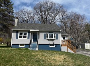43 Manor Rd, Shrewsbury, MA 01545