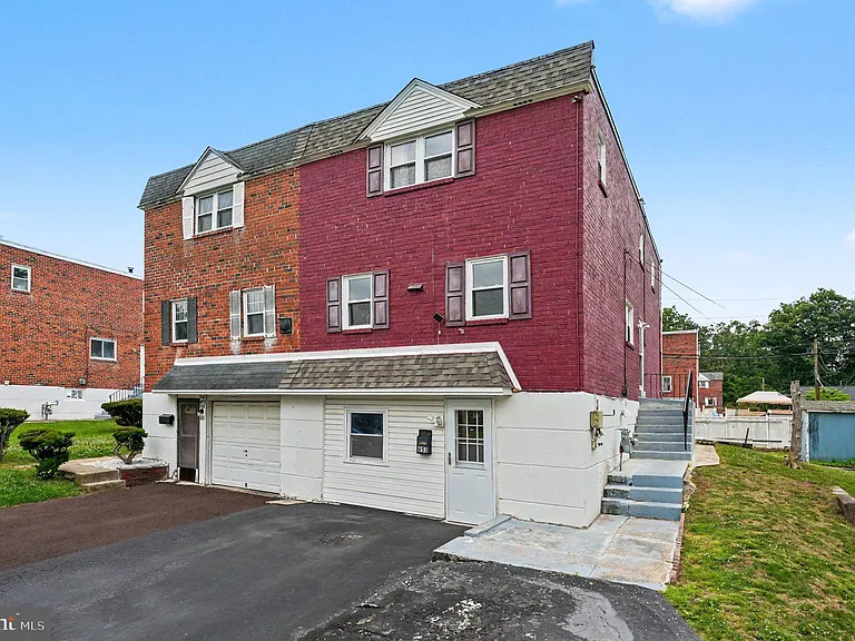 653 Franklin St — Photo 2