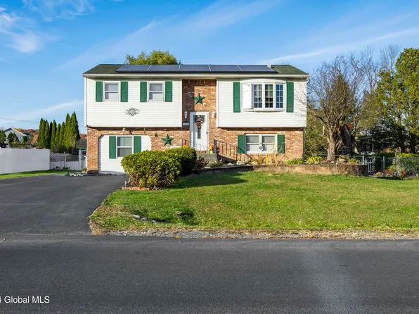 108 S Gurba Drive, Stillwater, NY 12170