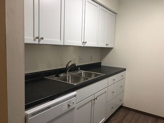 3rd image of 2425 N Mason St #103