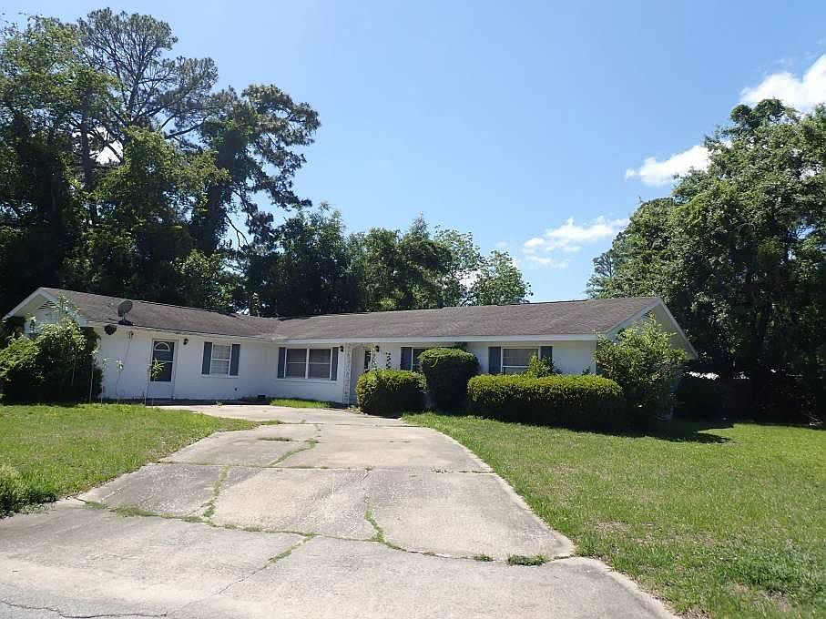 1st image of 169 Fairway Oaks Dr