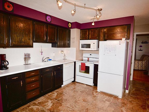 4th image of 3301 Dartmouth Dr