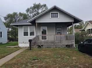 2421 E 4th St, Waterloo, IA 50703