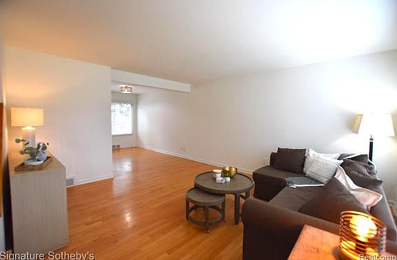 4th image of 1043 N Old Woodward Ave Unit 6