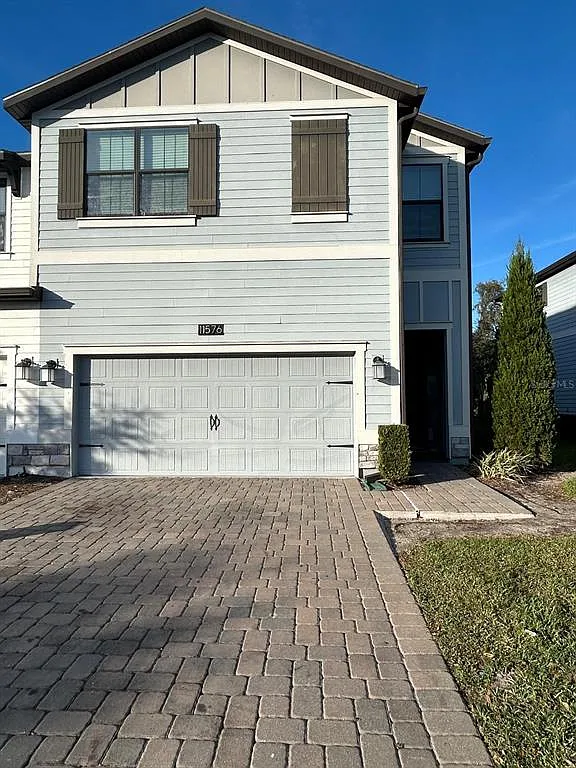 4 bed, 3.5 bath, 1861 sqft, $2,600 — Photo 1