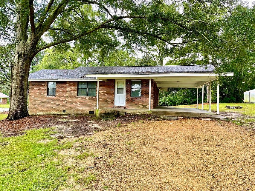 1st image of 107 Lake Place Cir
