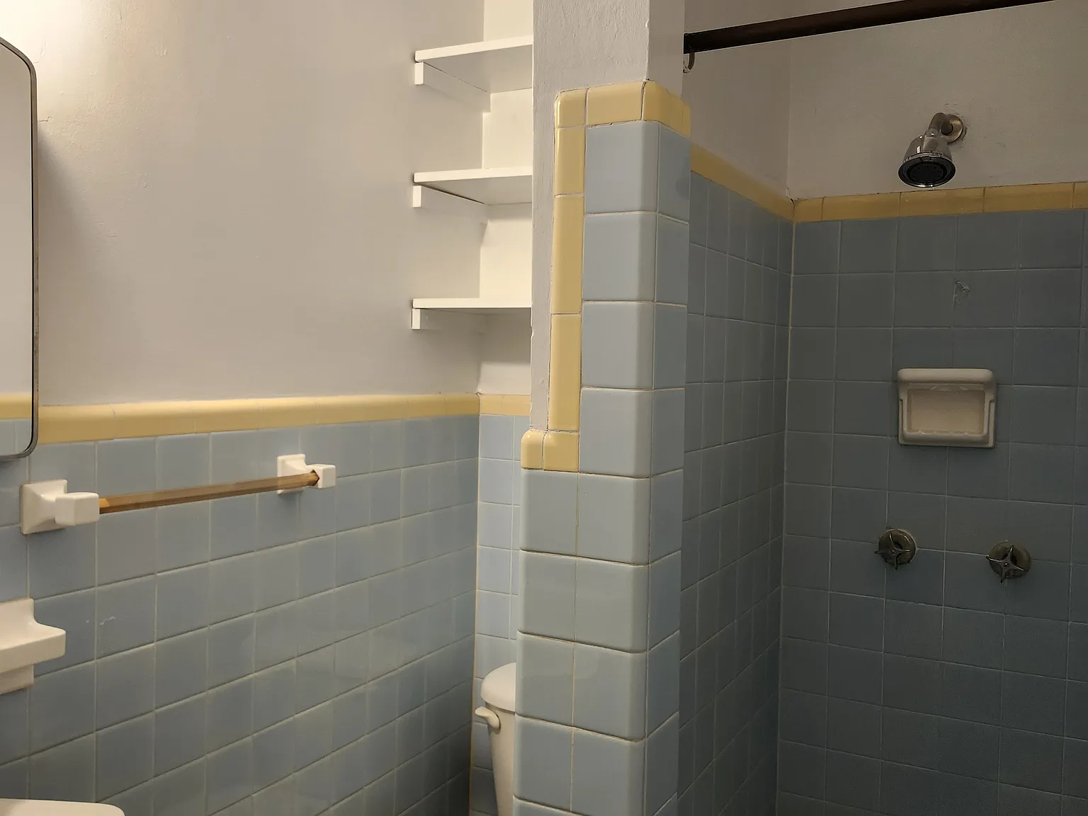 1 bed, 400 sqft, $1,400 — Photo 3