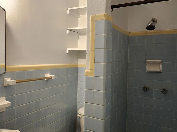 3rd image of 1241 Miami Rd
