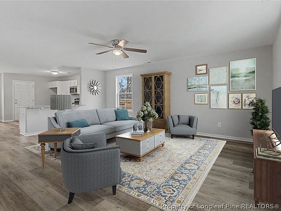 4th image of 402 Rutherford St