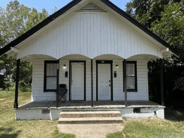 220 & 222 College Park Cir, North Little Rock, AR 72114