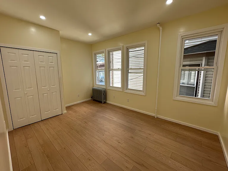 22 Cummings St #1 — Photo 5