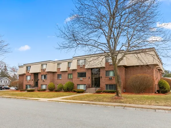 7 Hallmark Gdns APT 7, Burlington, MA 01803
