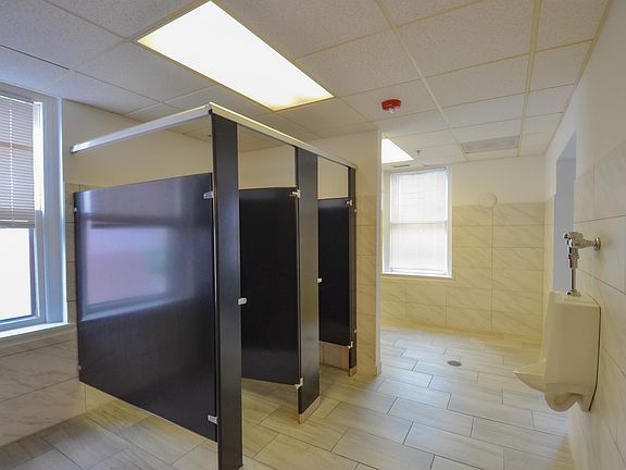 5th image of 230 Thayer St #11117382