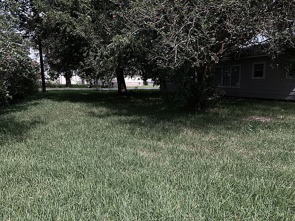 5th image of 5901 Ash Ave