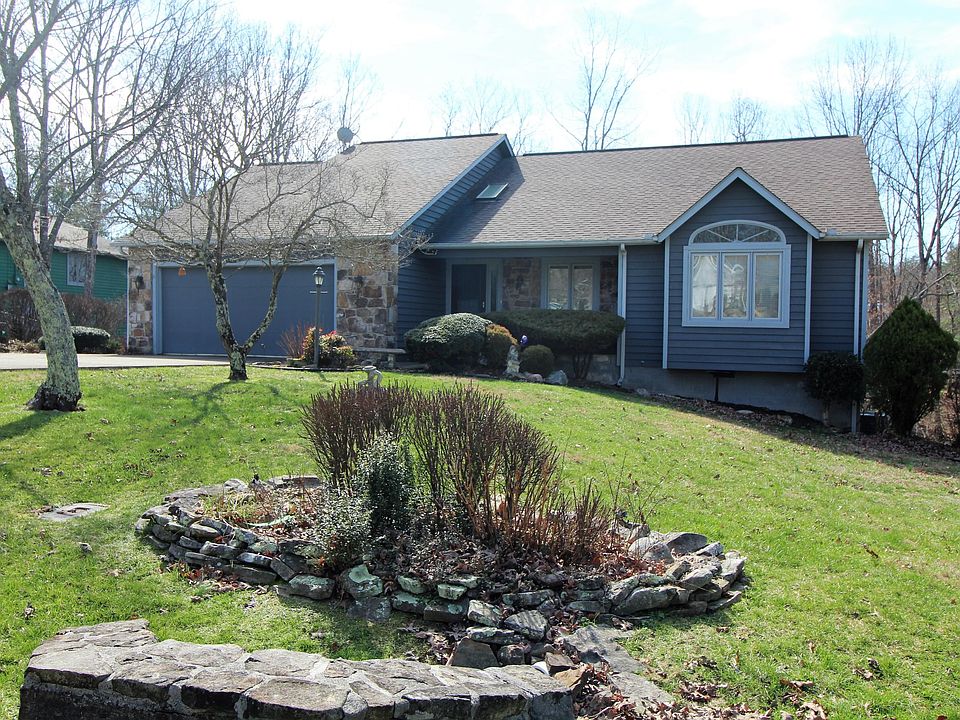 1st image of 39 Kingsboro Ln