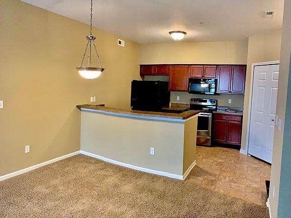 4th image of 955 E Summerfield Glen Cir
