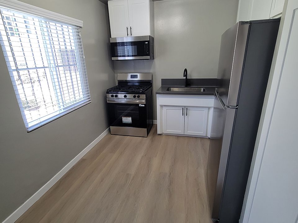 1st image of 4066 Coco Ave APT 4