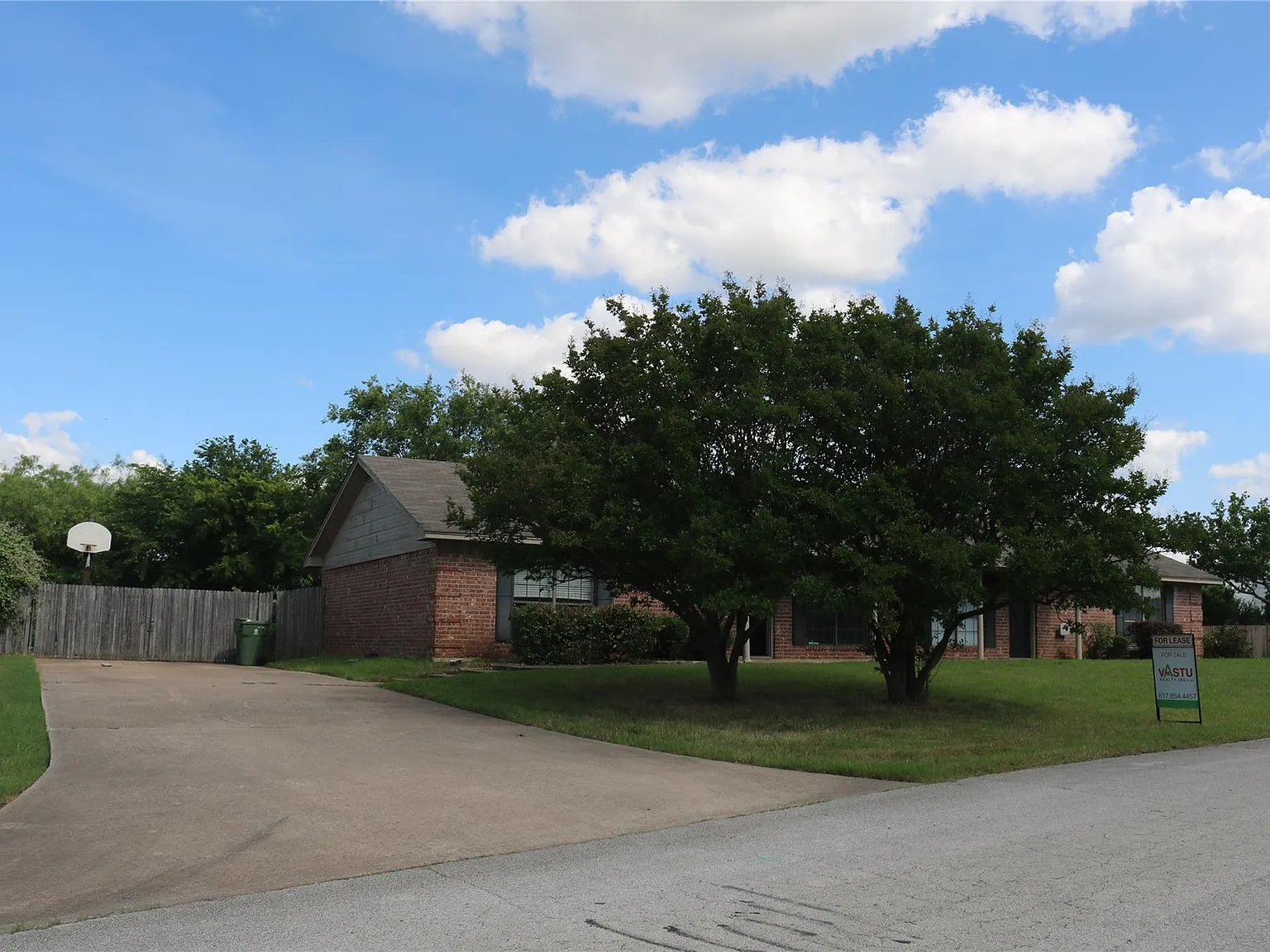 2 bed, 1216 sqft, $2,298 — Photo 4