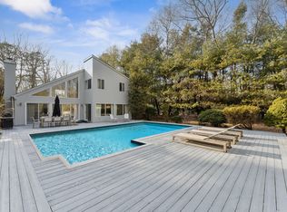 24 Quogue Riverhead Rd, Quogue, NY 11959