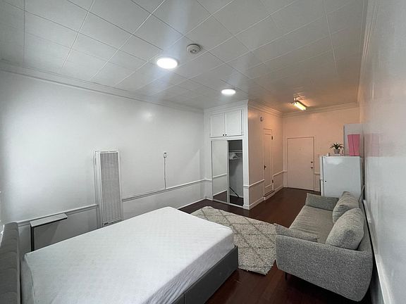 3rd image of 1758 Lincoln Blvd #8