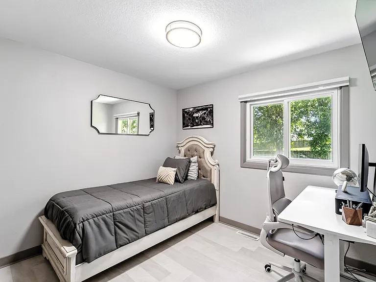 Jennifer Dr — Photo 21