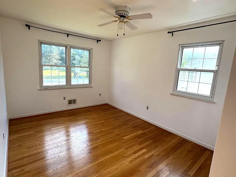 1234 Pleasant Valley Dr — Photo 12