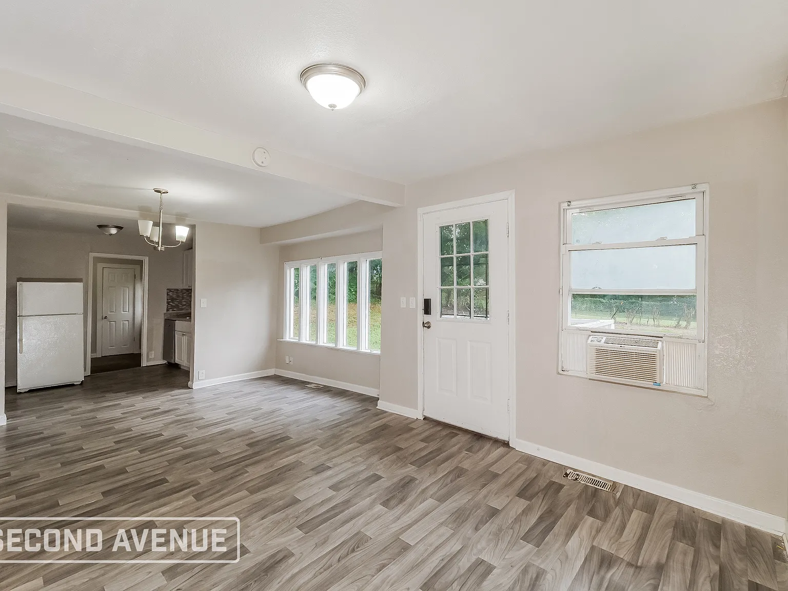 4 bed, 1.0 bath, 1167 sqft, $1,195 — Photo 2