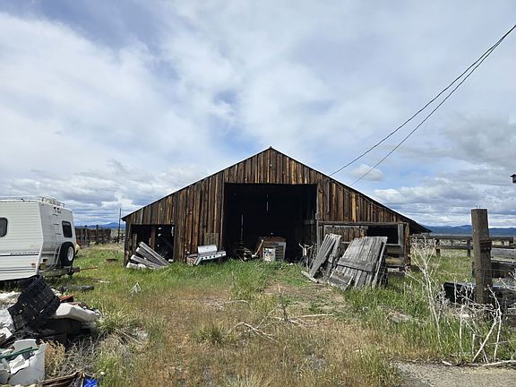 4th image of 18698 Roberta Rd