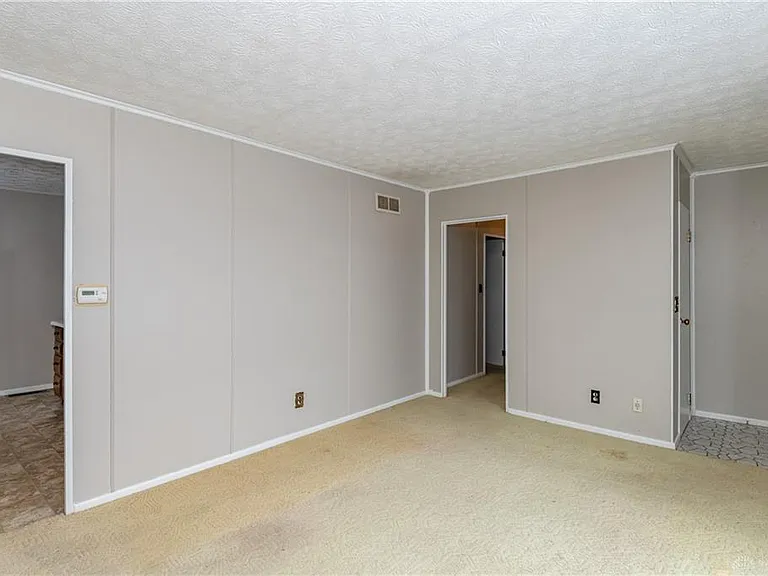 2974 Woodman Dr — Photo 3