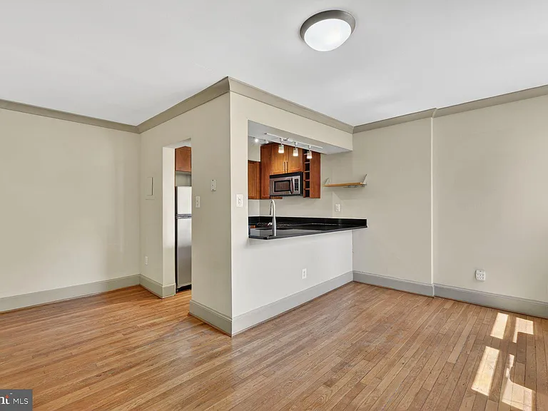 1361 K St SE #303 — Photo 4