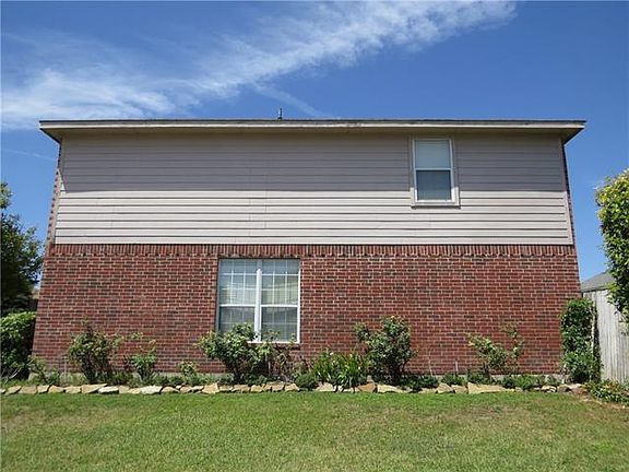 3rd image of 10100 Chapel Rock Dr
