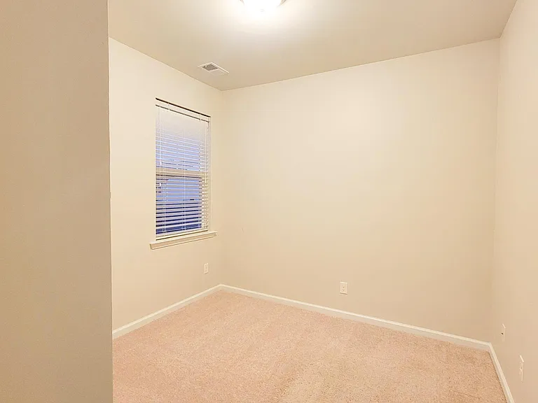 4 Dispatch Rd — Photo 19