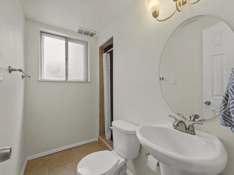 2352 N Circle Dr #B — Photo 10