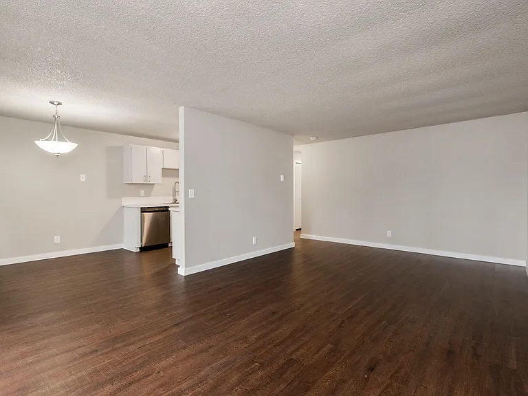 Willowbrook Apartments — Photo 13