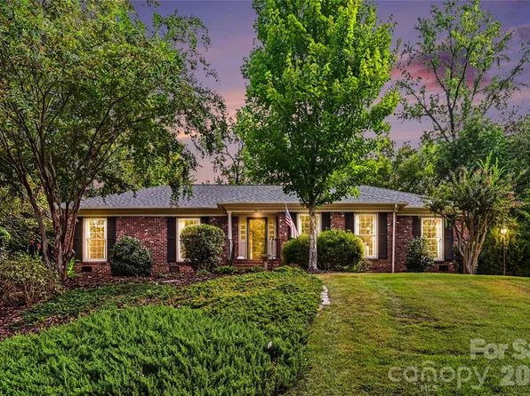 2610 Tattersall Dr, Charlotte, NC 28210