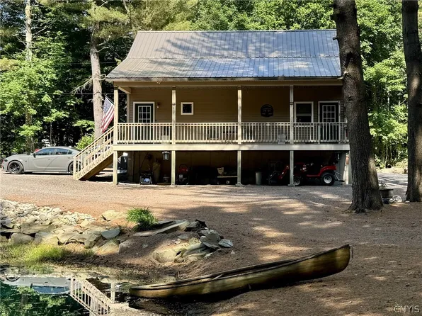 405 County Road 13, Lacona, NY 13083
