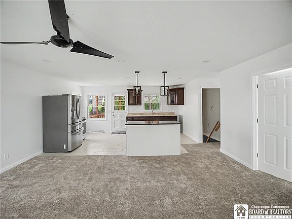 4th image of 12 Waldemeere Ave