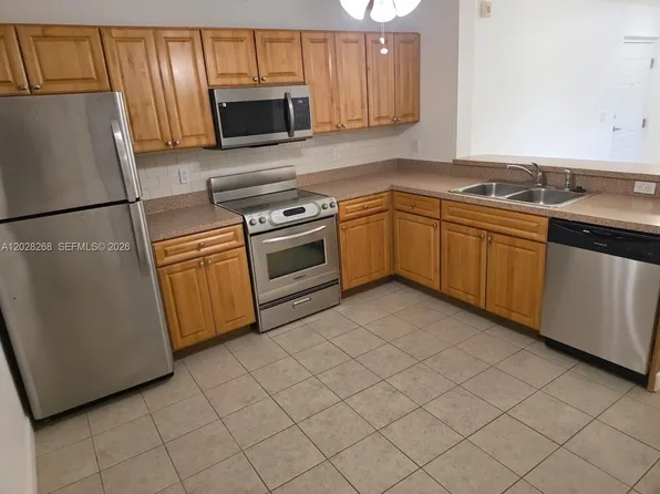 10115 W Sunrise Blvd APT 104, Plantation, FL 33322