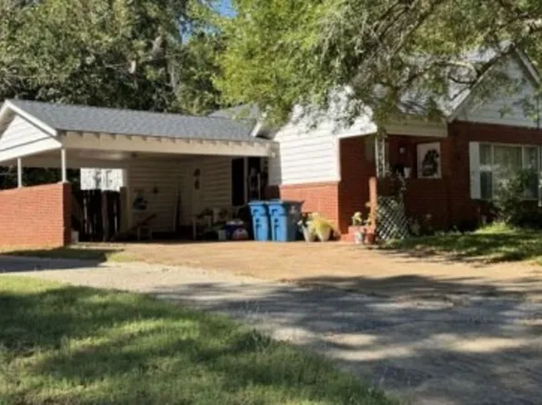 967 N Marshall St, Henderson, TX 75652